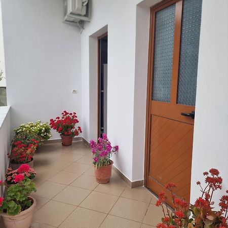 Rooms For Rent Dıraç Dış mekan fotoğraf