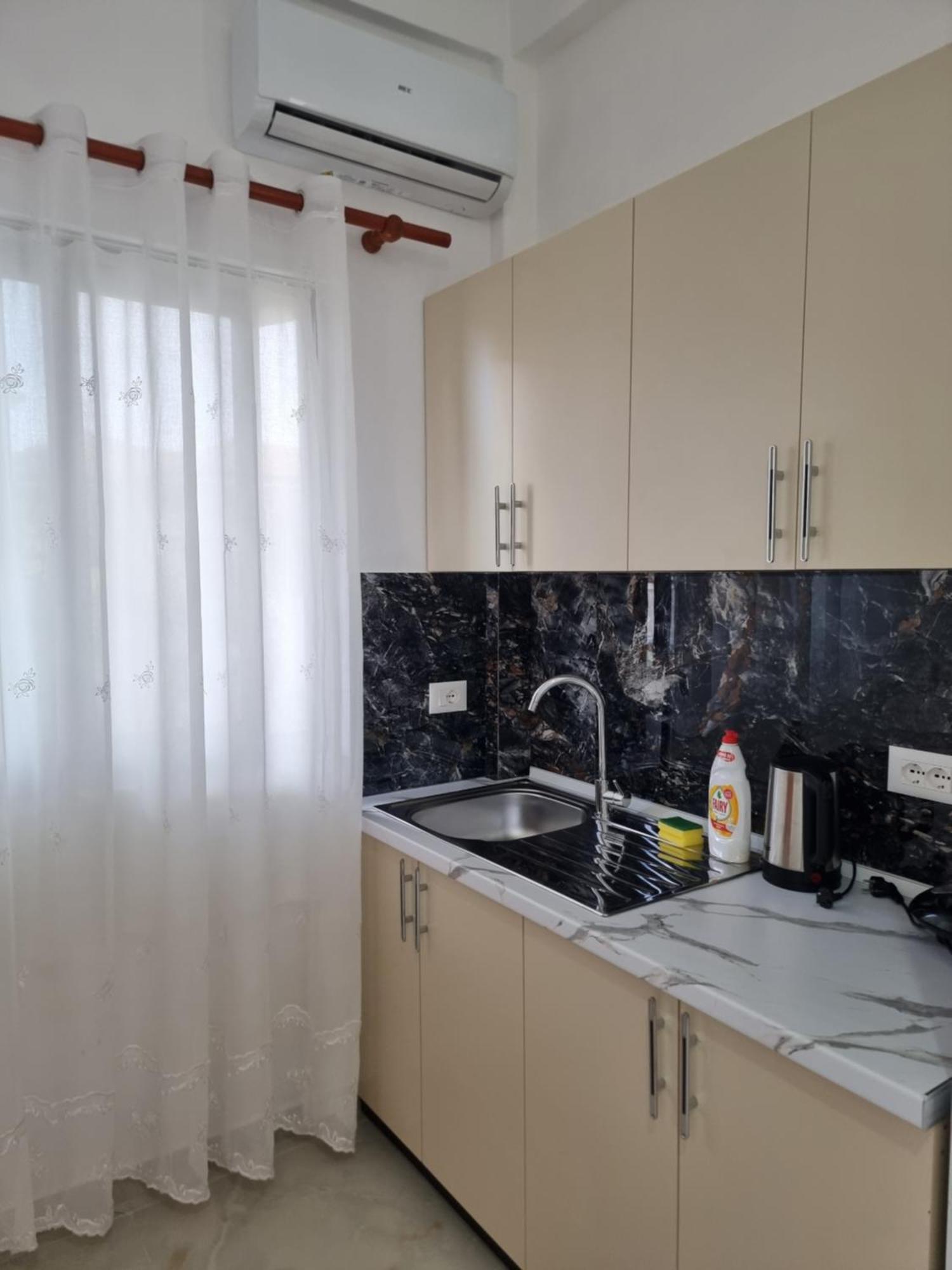 Rooms For Rent Dıraç Dış mekan fotoğraf